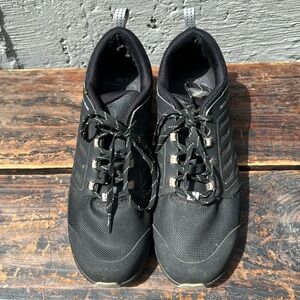 PEARLA AZUMI BIKE SHOES SIZE 11